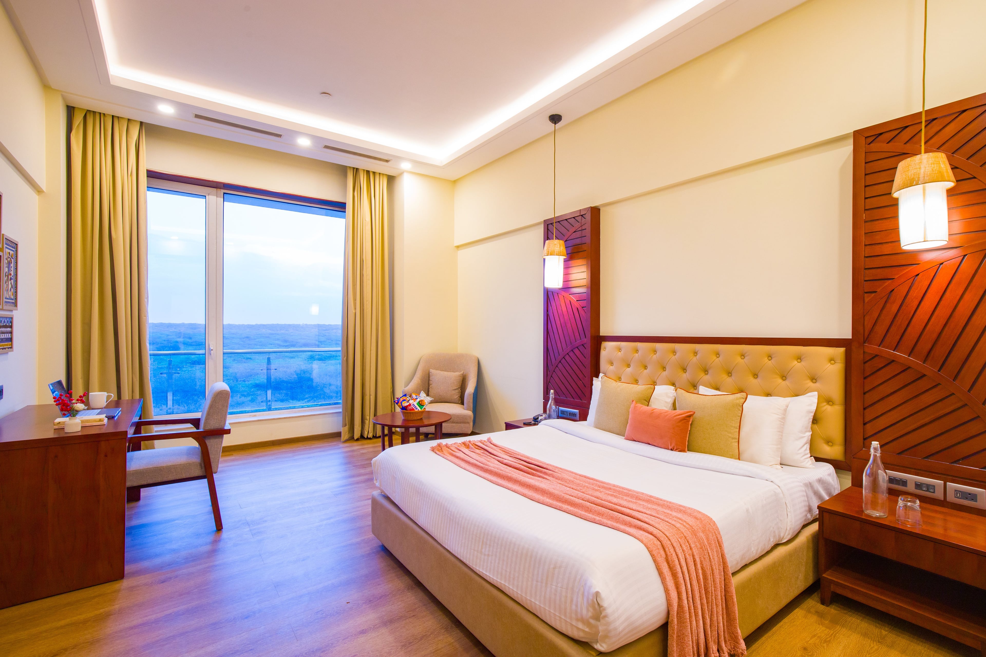 Eternal Oasis Aravali View Suite | Elegant 1-Room With Restaurant & Celebration Venue | Golf Course Road — photo 2
