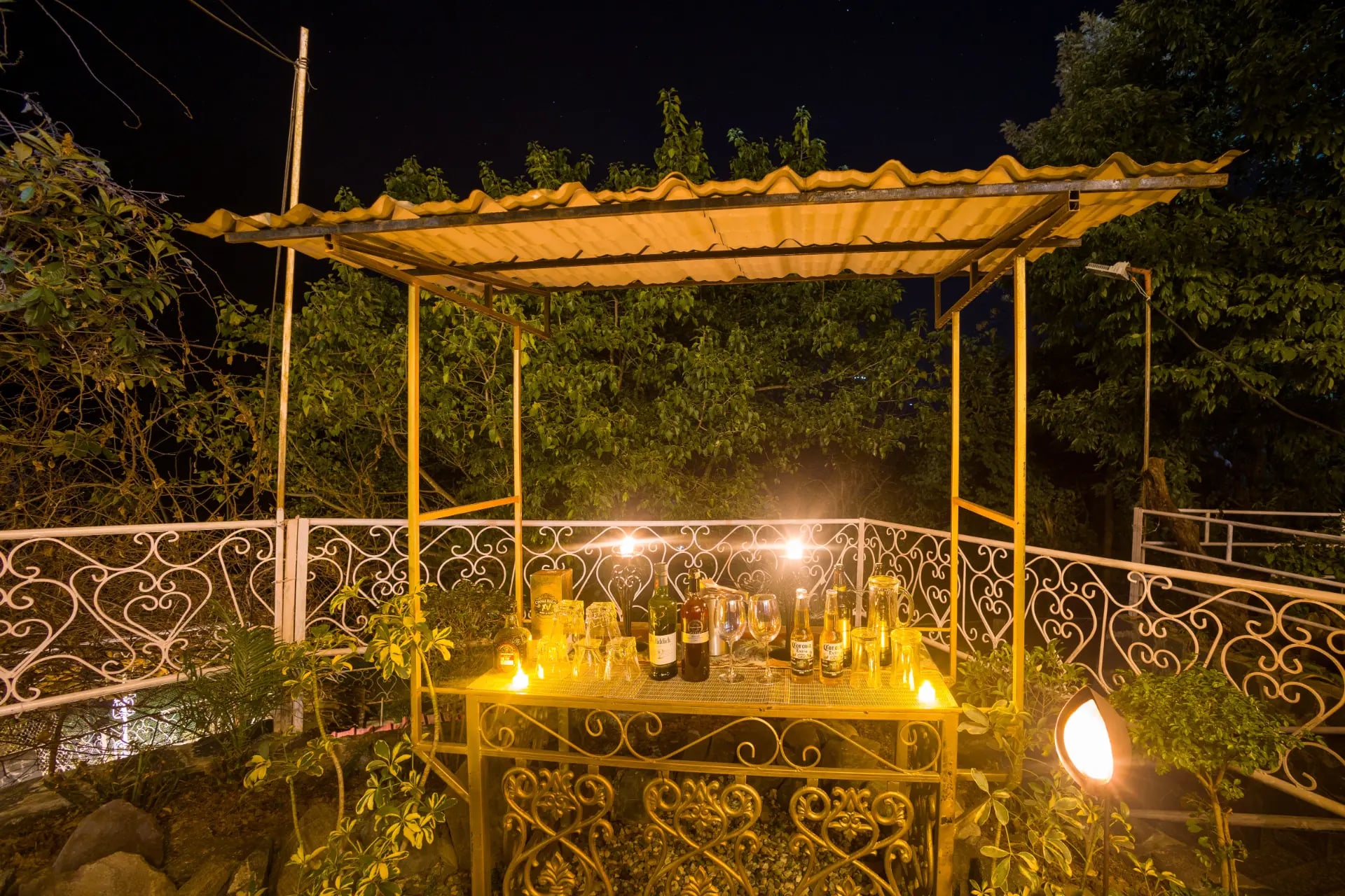 Zephyr Imperial | Luxury Tent on Hills With Pool, Gazebo, Tea House & Dining — photo 3