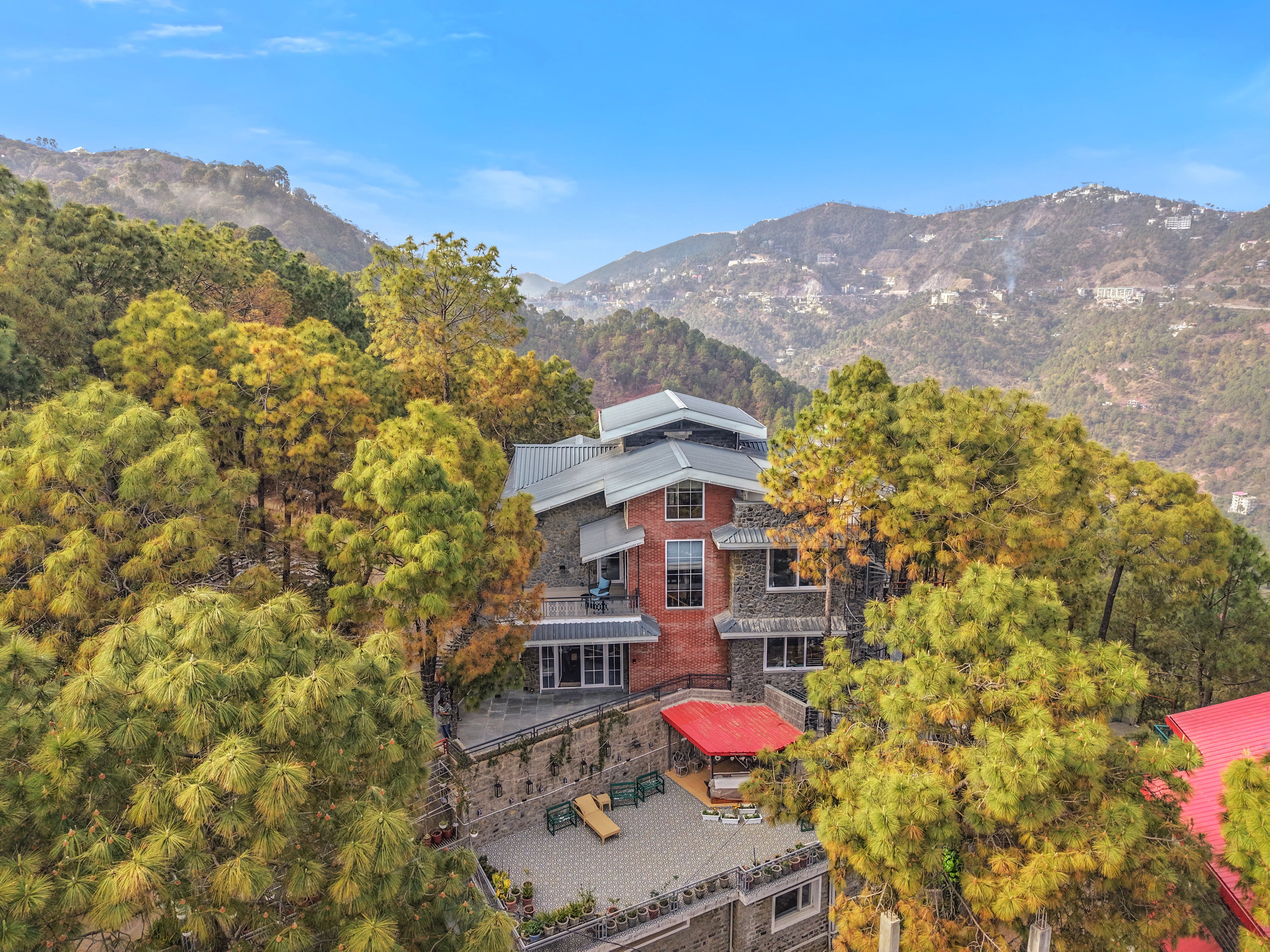 Kavya Villa | 4-BHK Pet-friendly Villa With Lounge, Game Zone, Sit-Out Areas & Panoramic Views in Kasauli Hills — photo 5