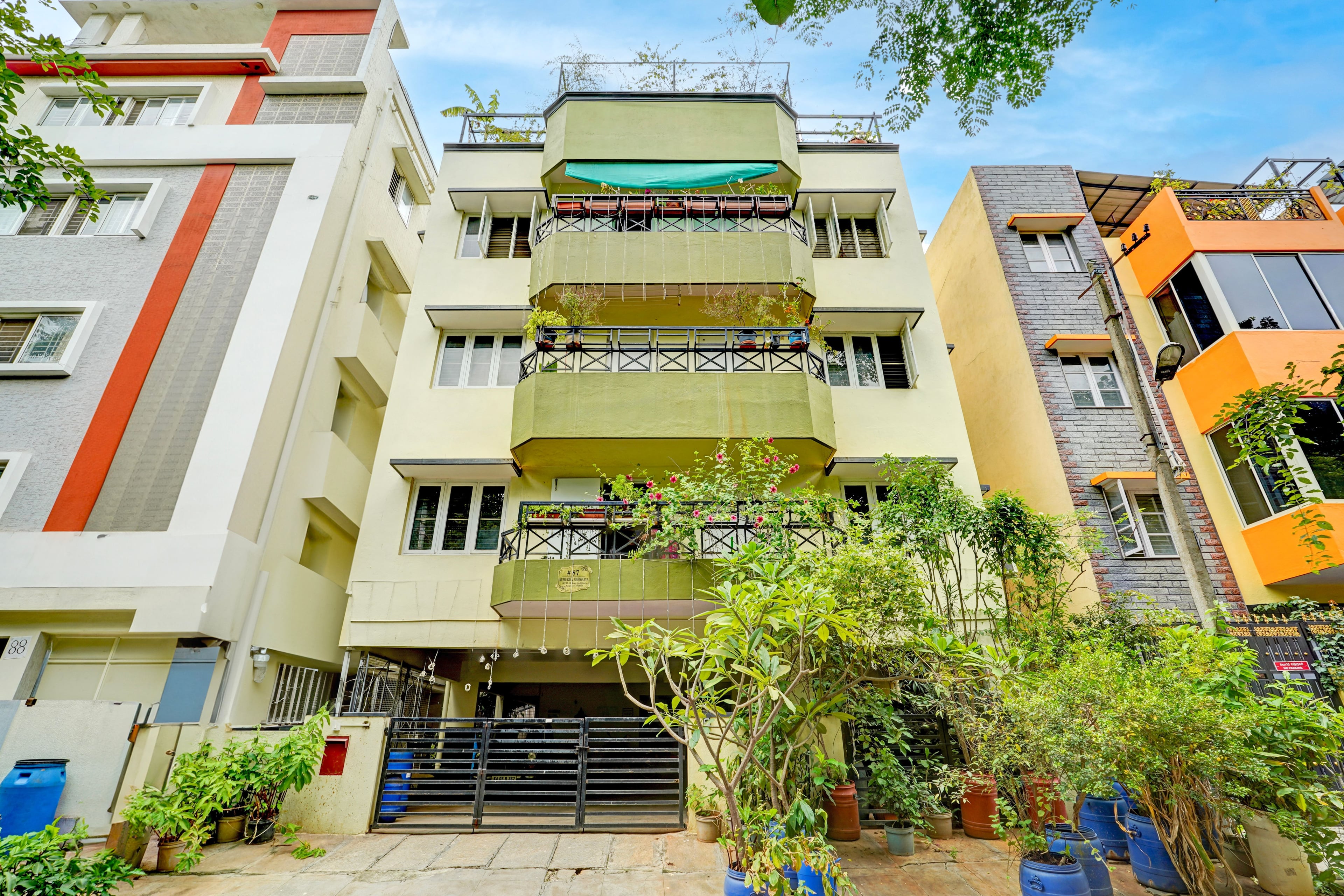 Saffron Breeze | 1-Room in an Apartment with Shared Living, Dining, Lift & Balcony | Women Only — photo 3