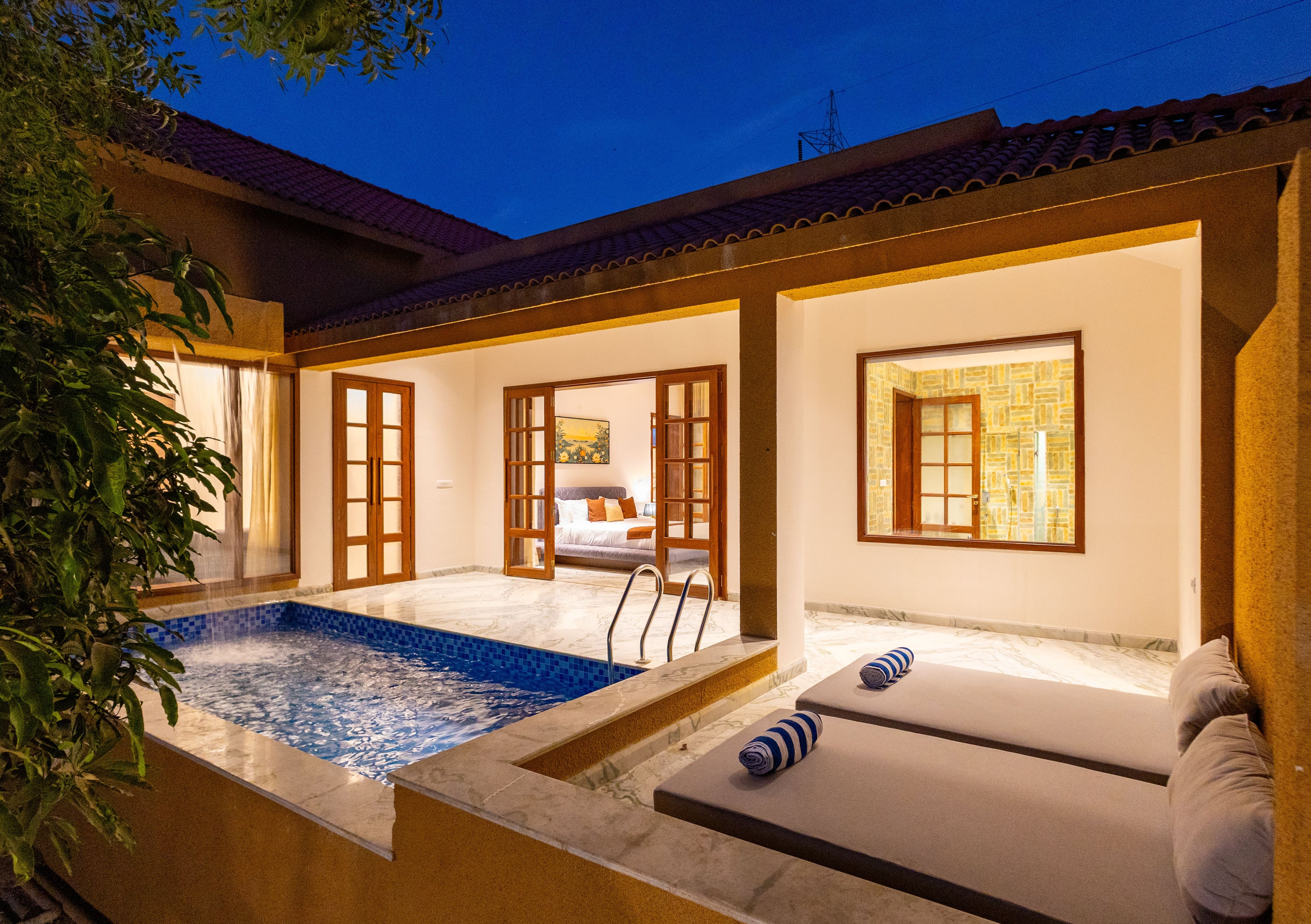 Still River Suites | 1-BHK With Private Heated Pool, Jacuzzi, Shared Pool, Garden, Restaurant & Aravali Views — photo 3