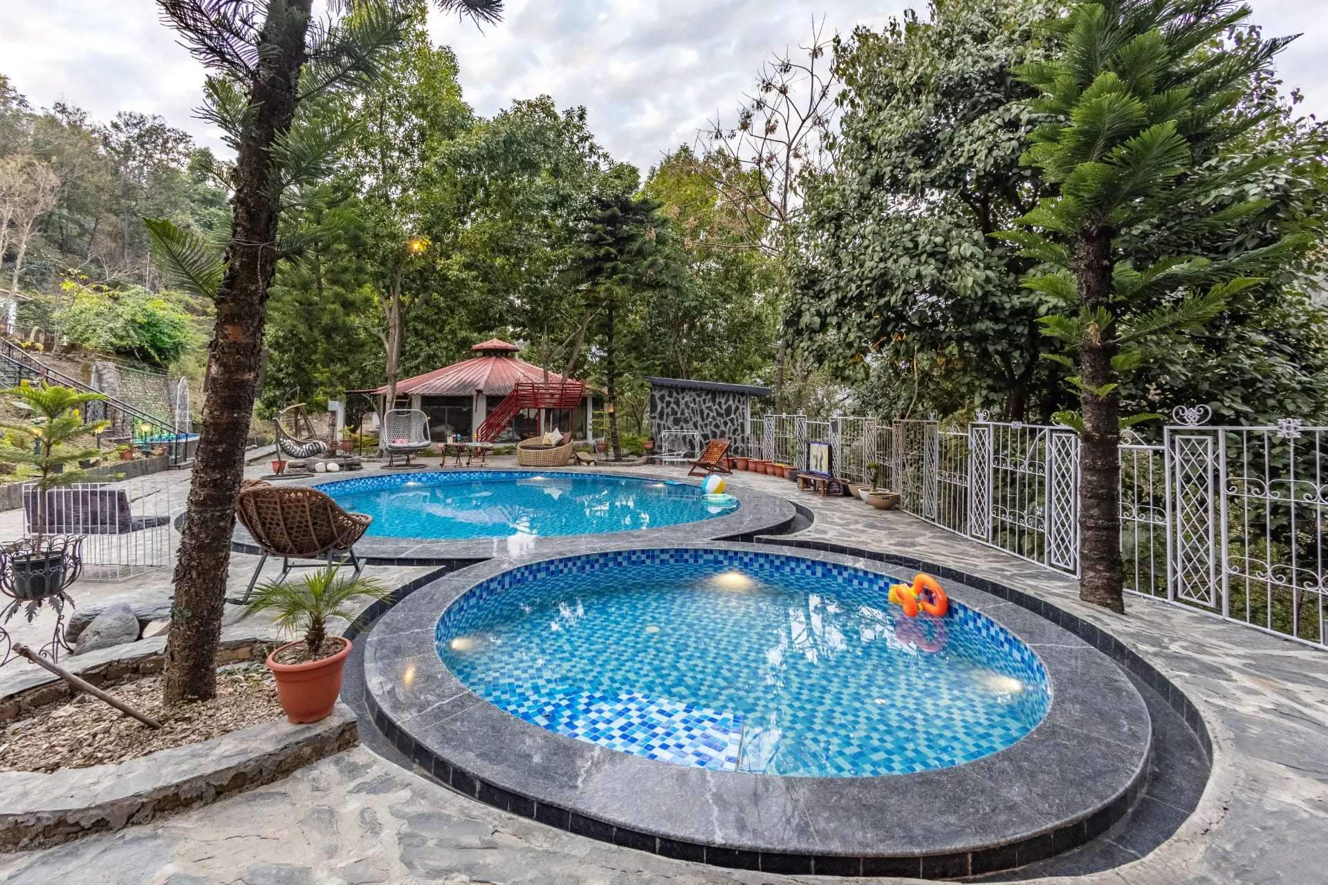 Zephyr Kumaon Cottage | Hillside Retreat With Common Pool, Gym & Restaurant — photo 4