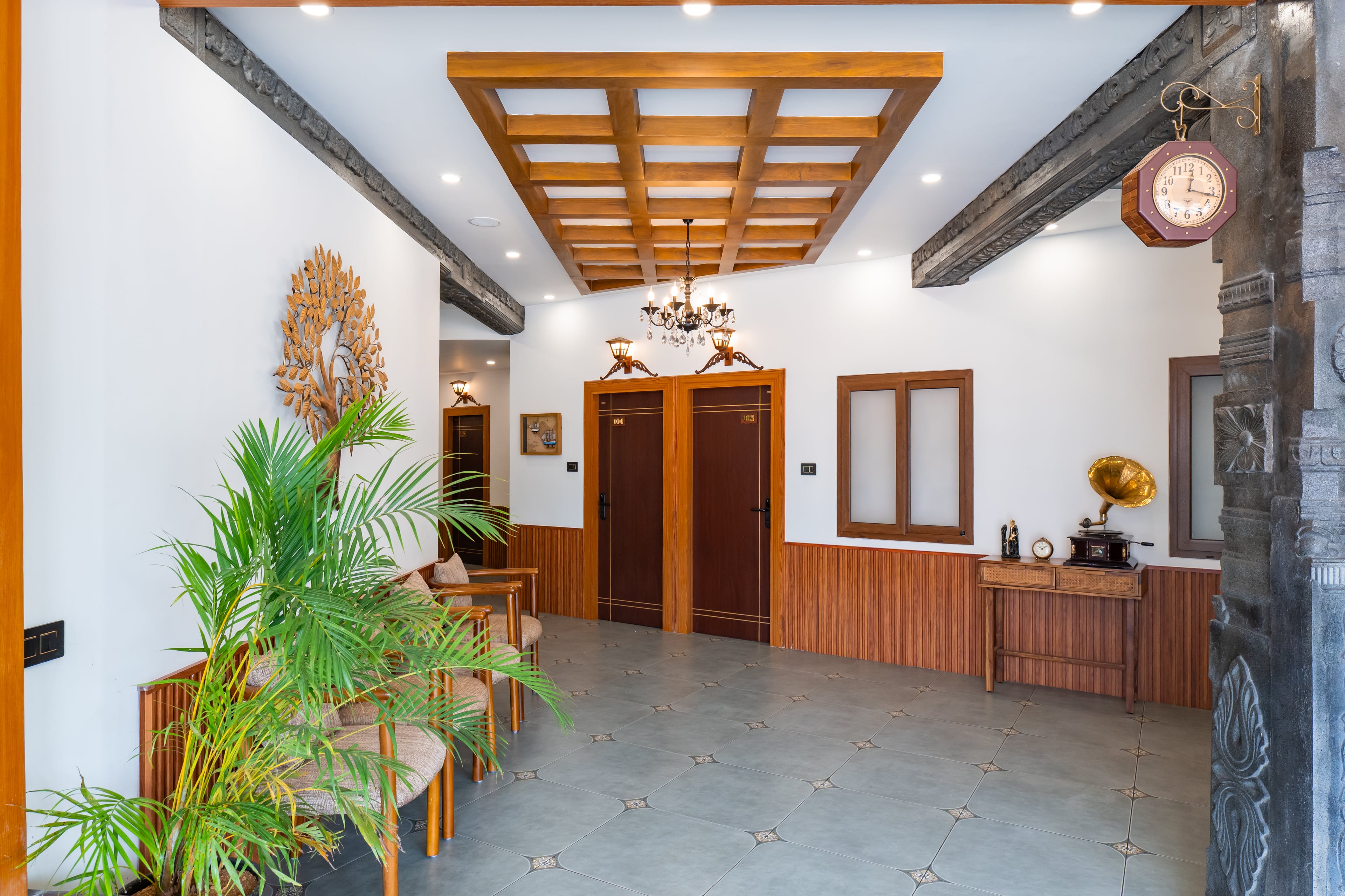 Emmanuel Residency | Deluxe Stay, Close to Metro Station, Lulu Mall & Marine Drive, Kochi — photo 2