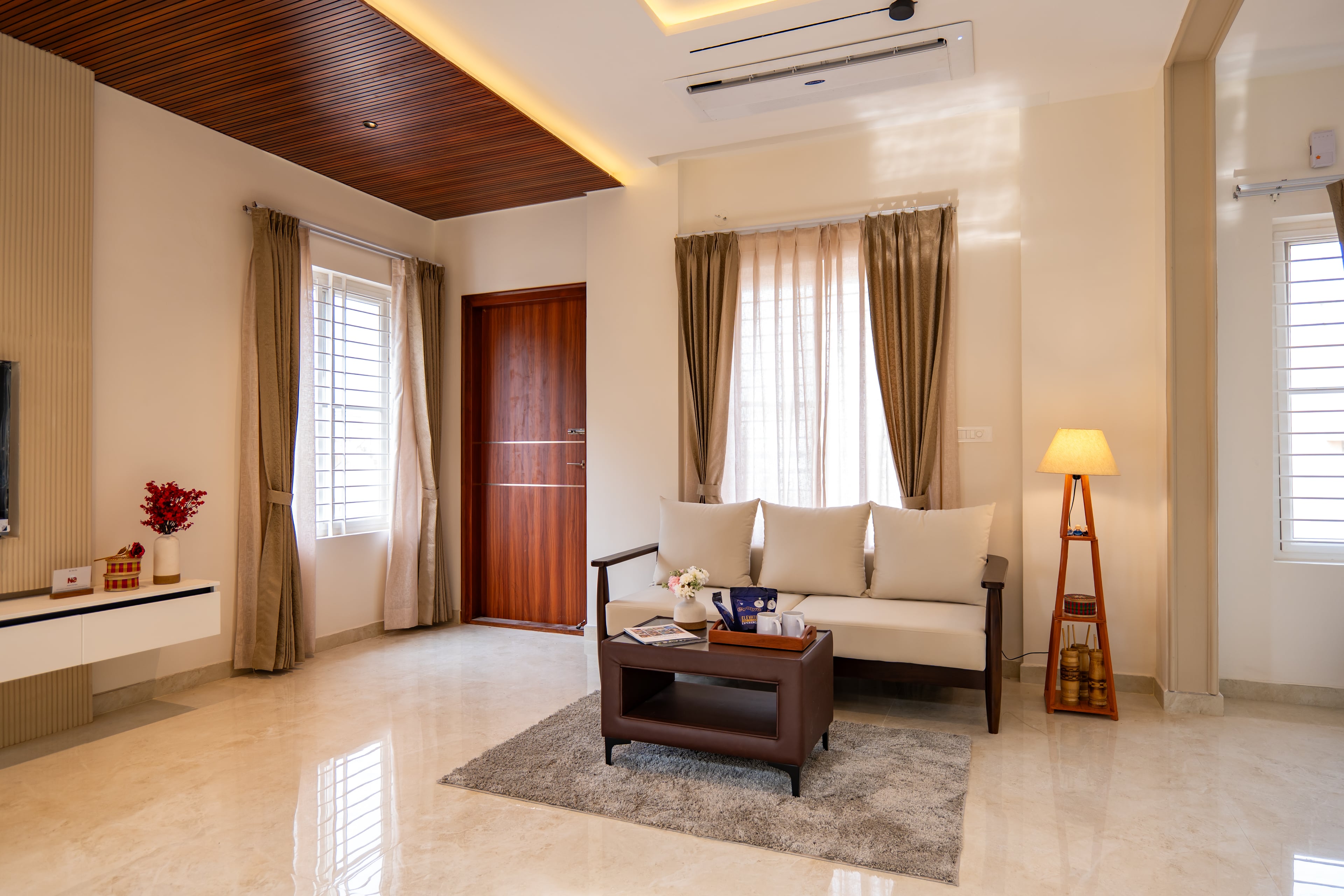 SLV Ventures Penthouse | Pet-friendly 4-BHK Apartment With Glass House & Panoramic City Views — photo 5