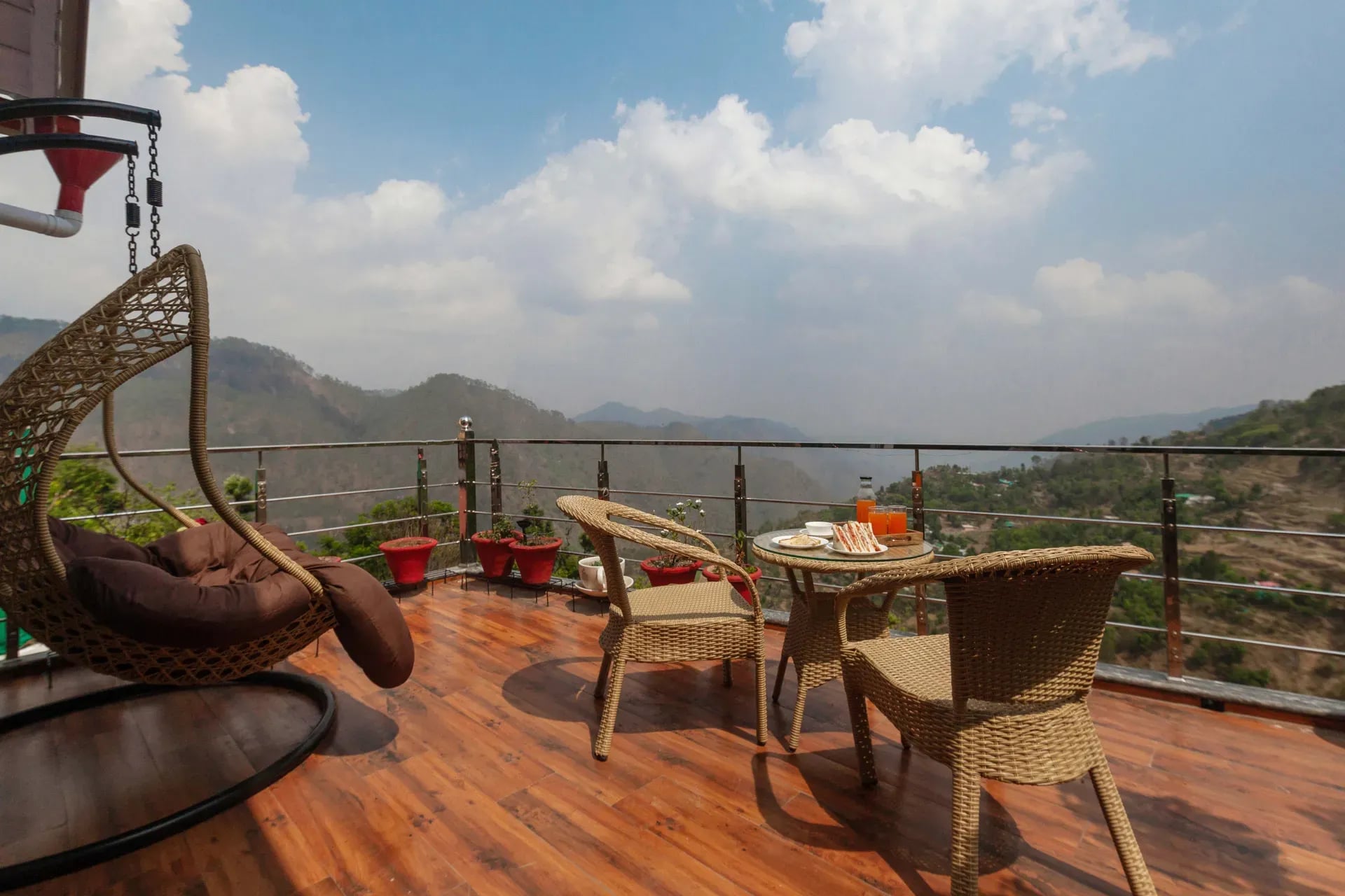 Amara Dawn | 4-BHK | Near Nainital Lake | Hill Views | Pet friendly  — photo 2
