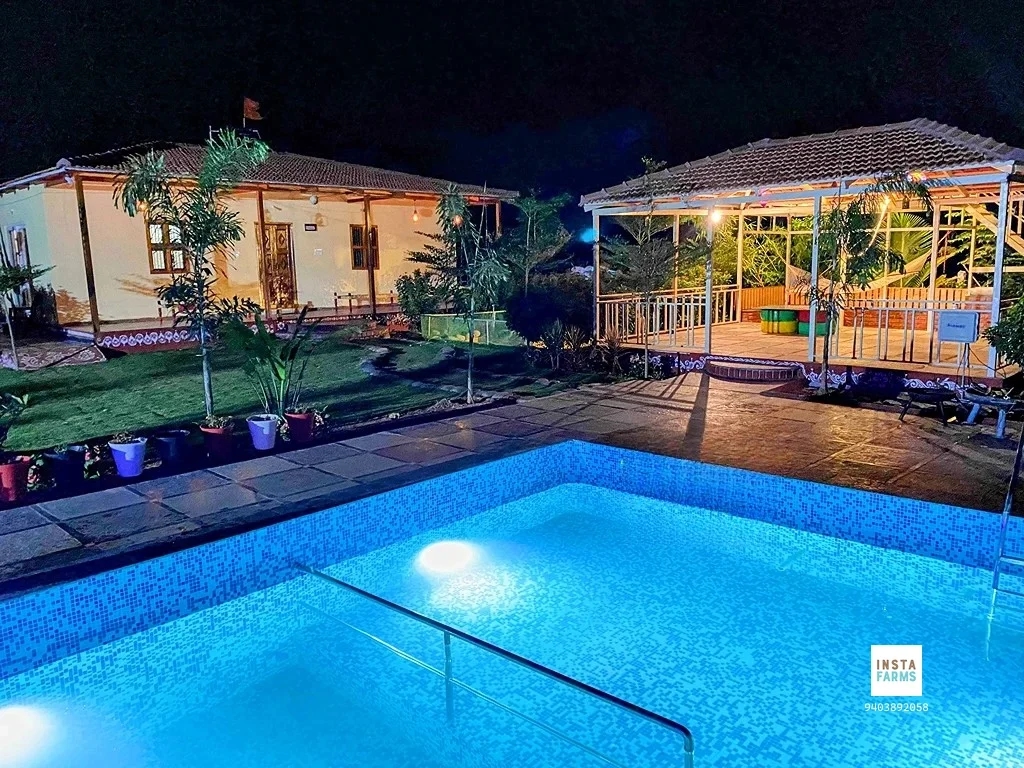 Lakefront - 4BR Pool Farmhouse
